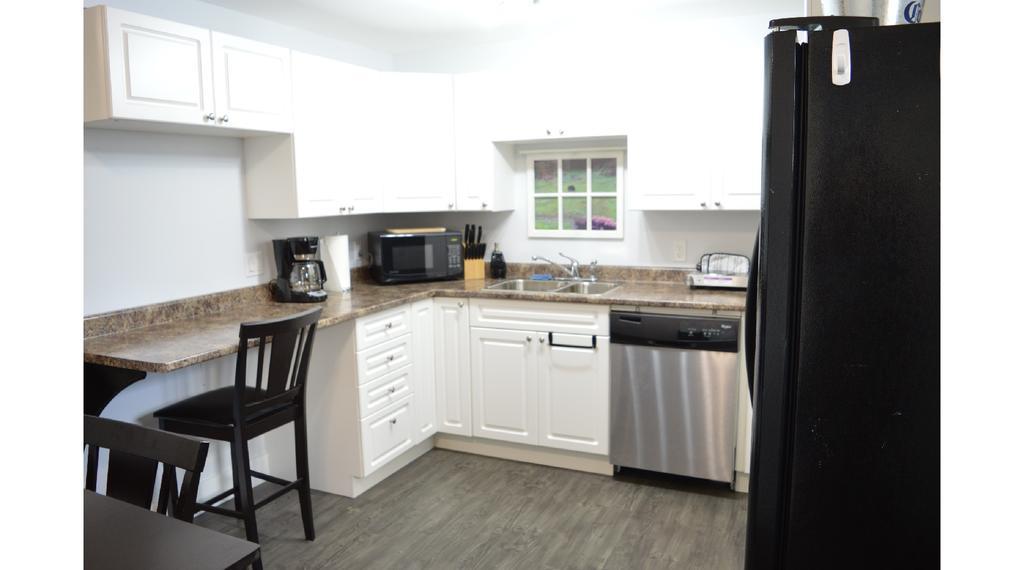 Pair-A-Dice Cottage Port Renfrew Kamer foto