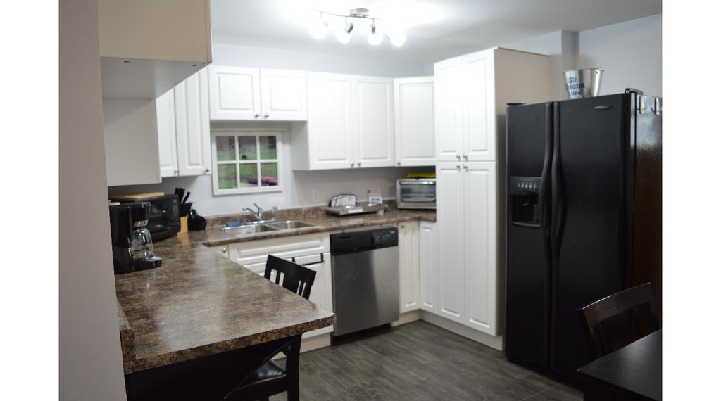 Pair-A-Dice Cottage Port Renfrew Kamer foto