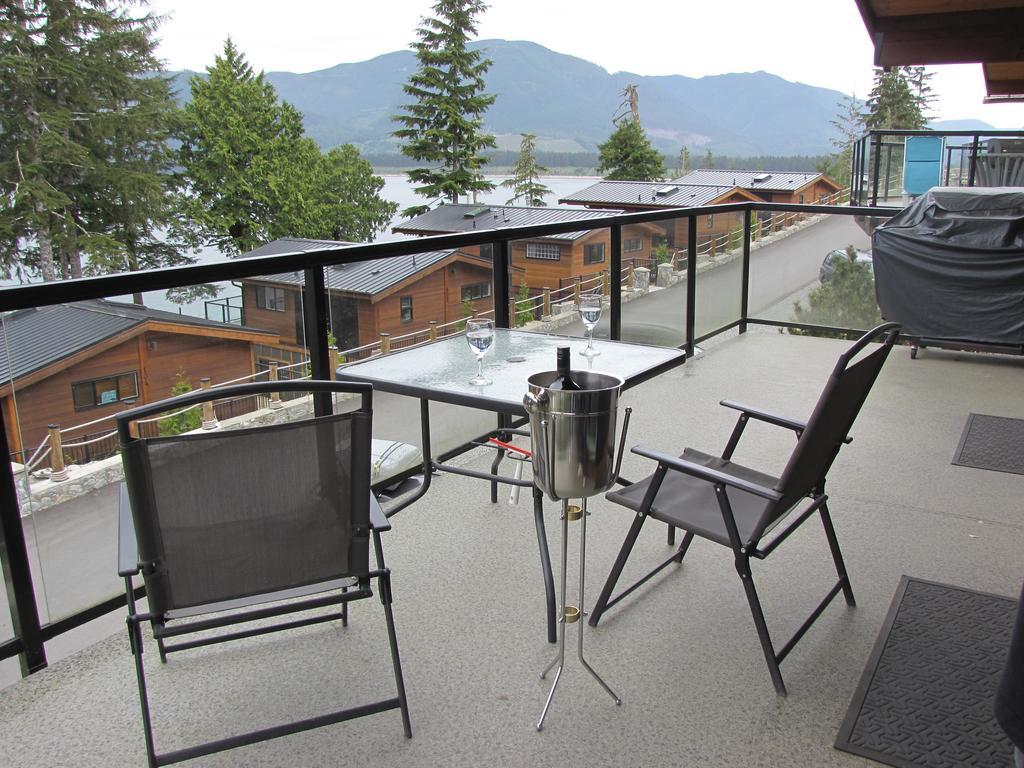 Pair-A-Dice Cottage Port Renfrew Buitenkant foto